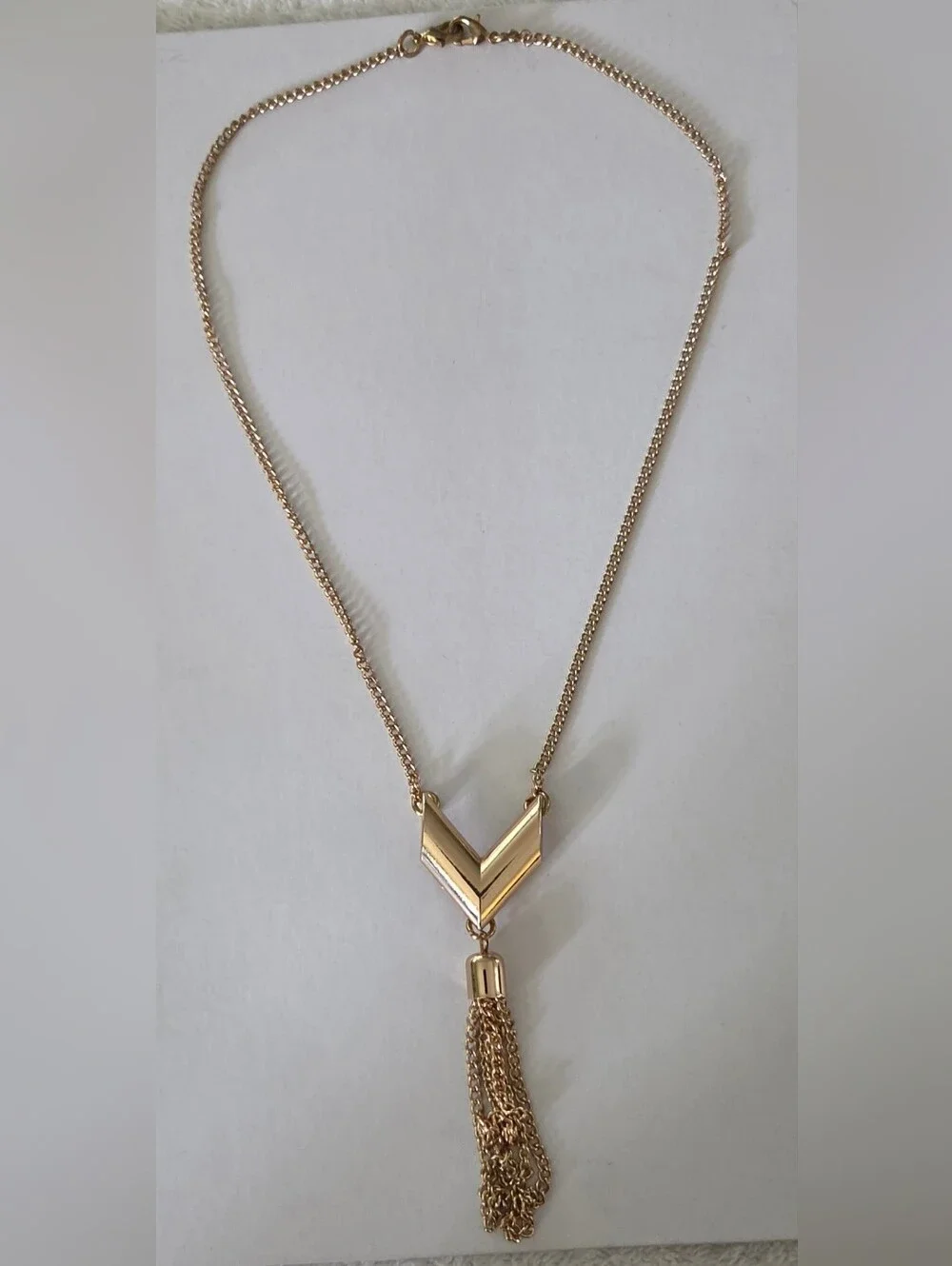 Vintage Gold Tone Chevron Tassel Fringe Pendant Necklace 18